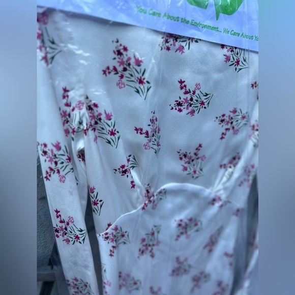 Les Reveries Floral-Print Silk Maxi Dress - Picture 9 of 10